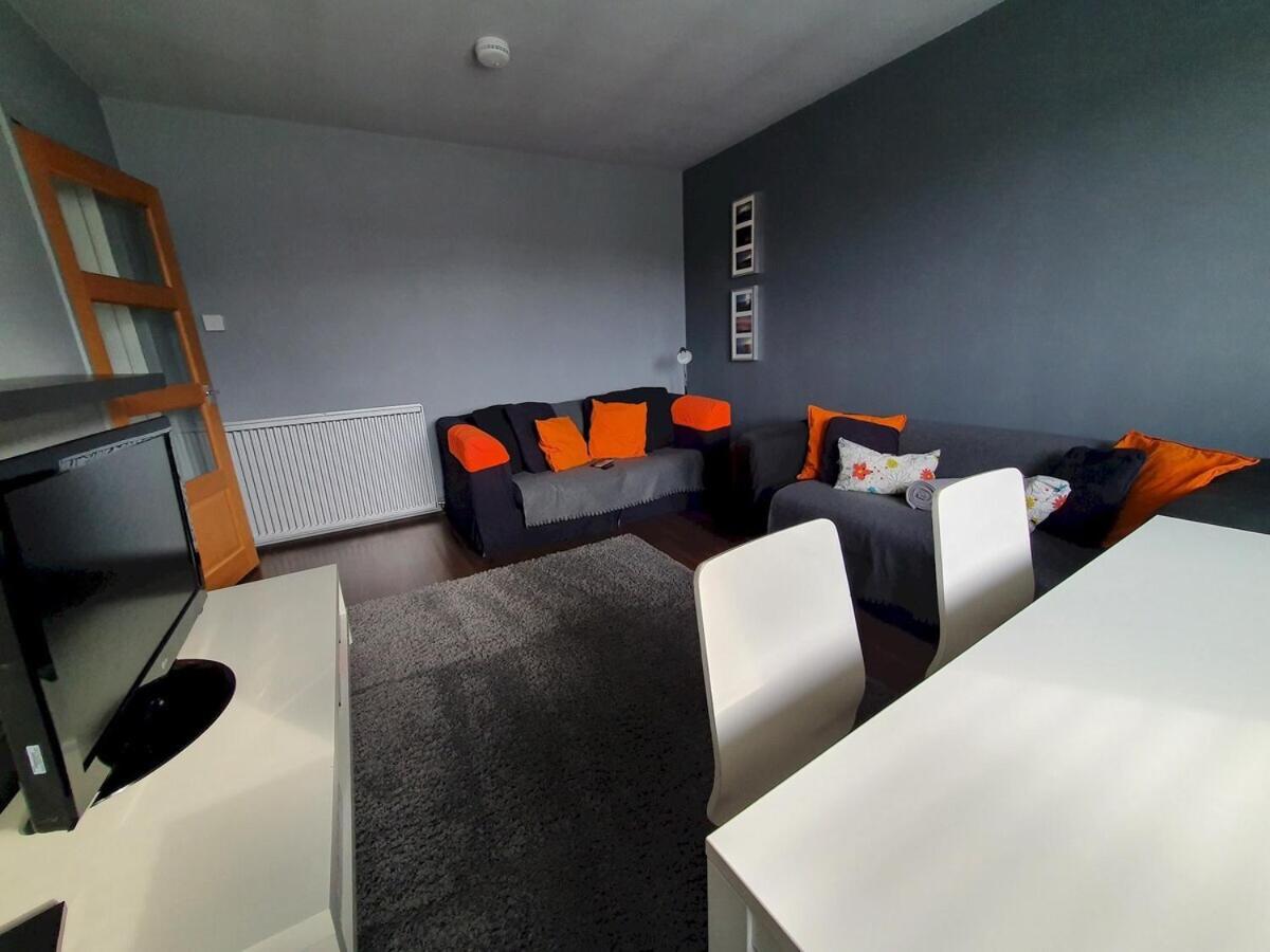 2 Bedroom, Free Parking & Netflix Near Hospitals Aberdeen Kültér fotó