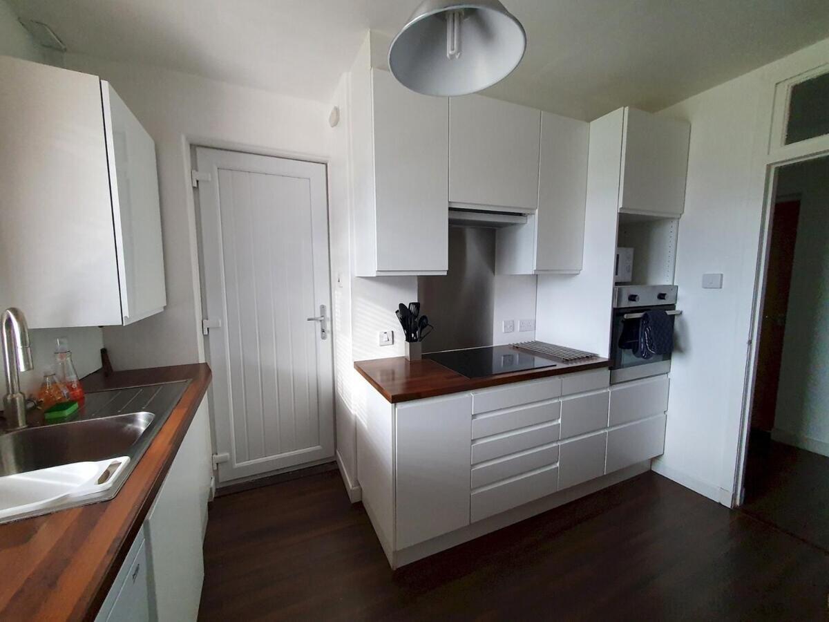 2 Bedroom, Free Parking & Netflix Near Hospitals Aberdeen Kültér fotó