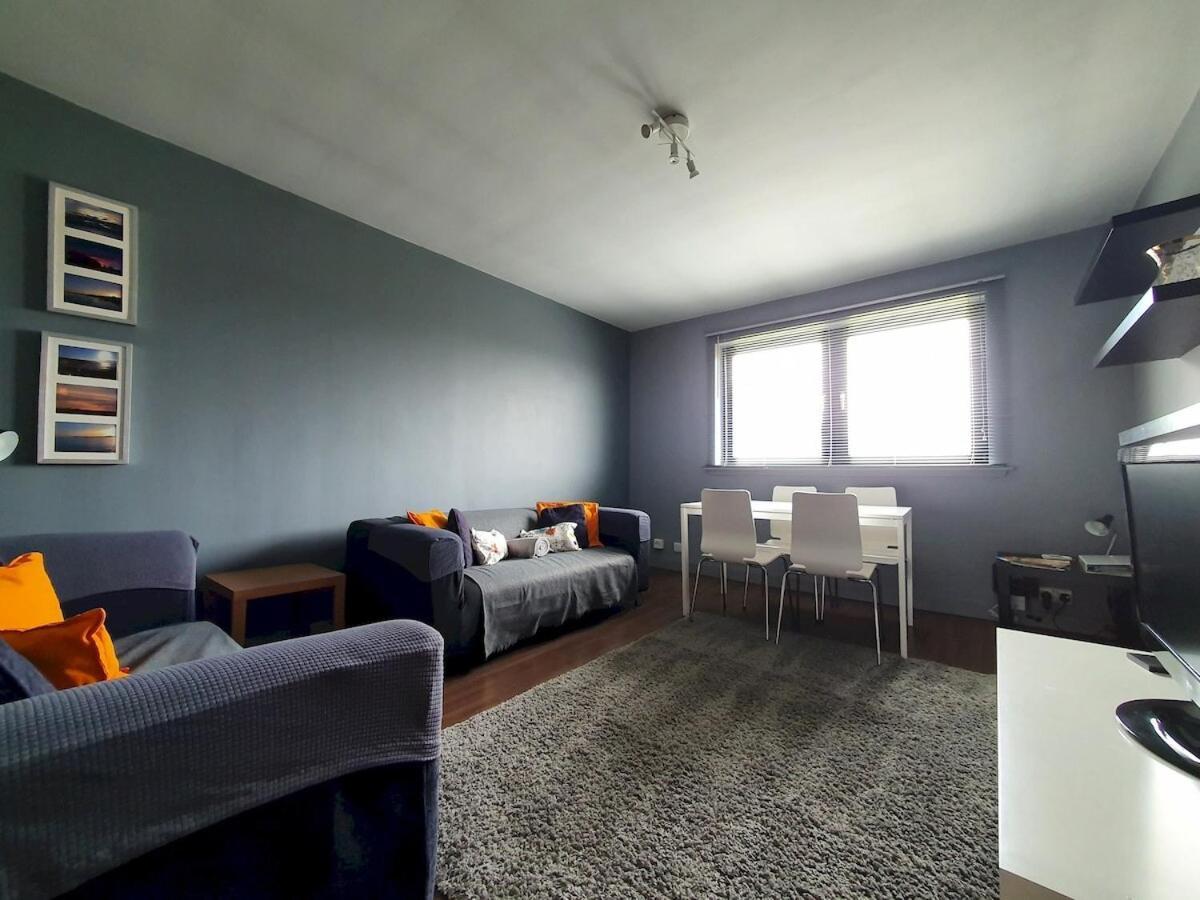 2 Bedroom, Free Parking & Netflix Near Hospitals Aberdeen Kültér fotó