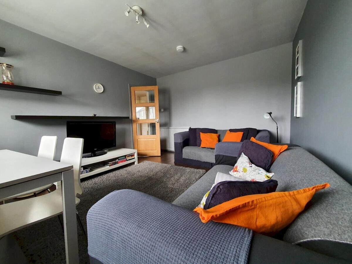2 Bedroom, Free Parking & Netflix Near Hospitals Aberdeen Kültér fotó